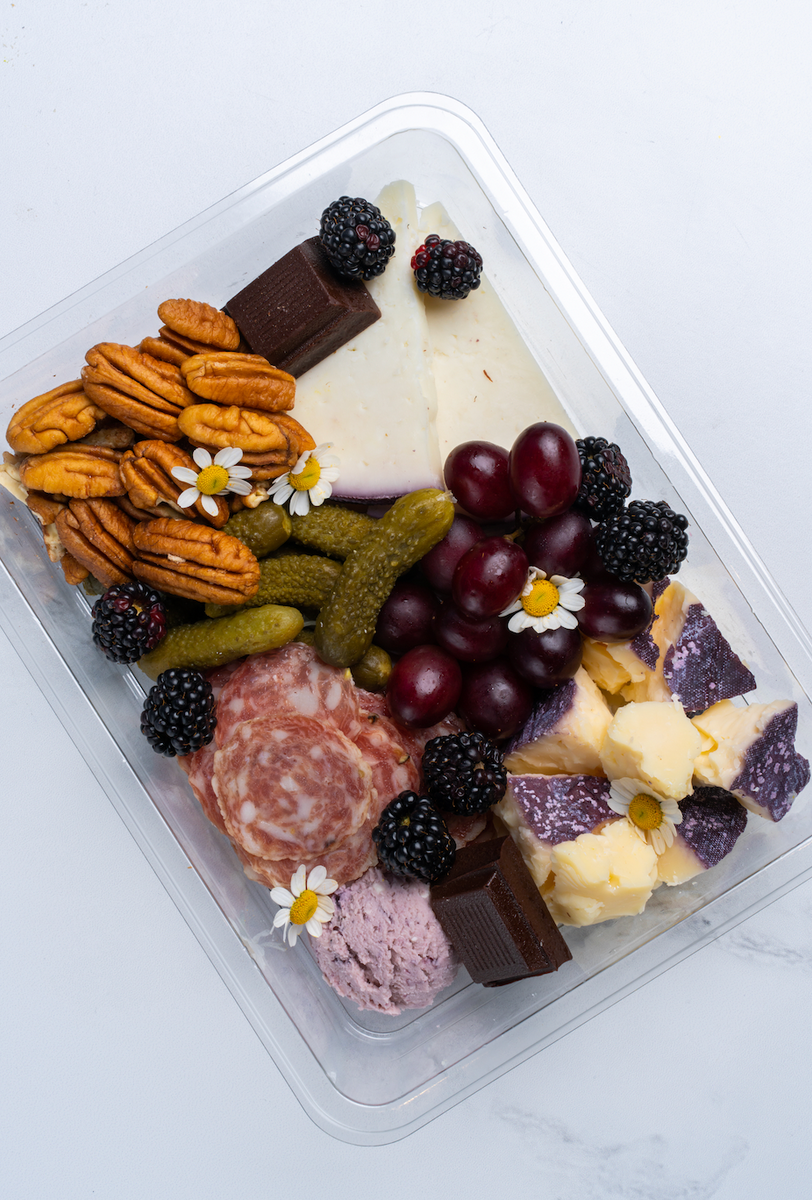 Vino Charcuterie Box